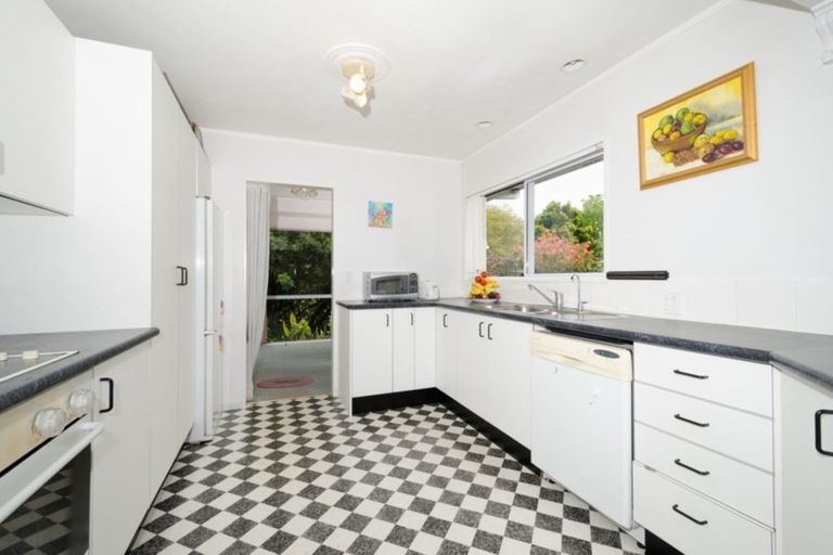 Photo of property in 450 Waitakere Road, Taupaki, Henderson, 0782