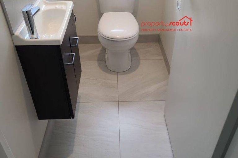 Photo of property in 9 Kaurinui Crescent, One Tree Point, 0118