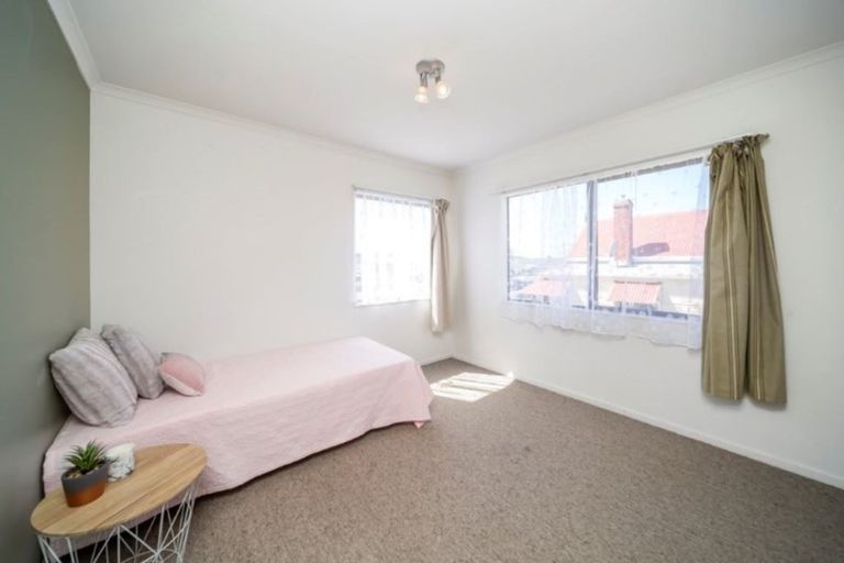 Photo of property in 1/253 Saint Aubyn Street, New Plymouth, 4310