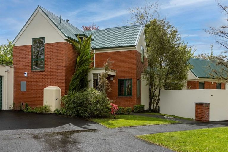 Photo of property in 90 Totara Street, Riccarton, Christchurch, 8041