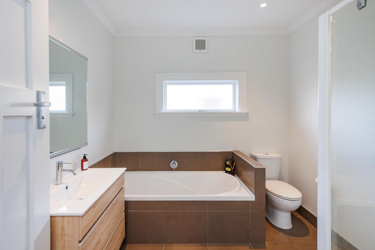 Photo of property in 31 Milverton Avenue, Hokowhitu, Palmerston North, 4410