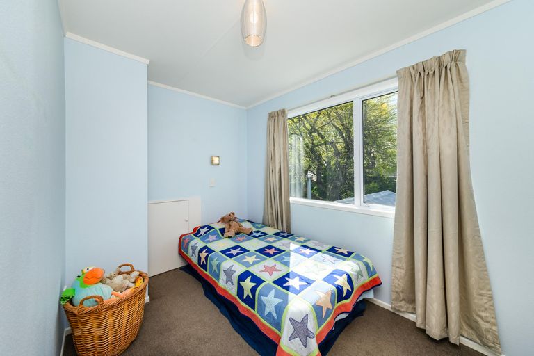Photo of property in 15 Elmira Avenue, Hokowhitu, Palmerston North, 4410