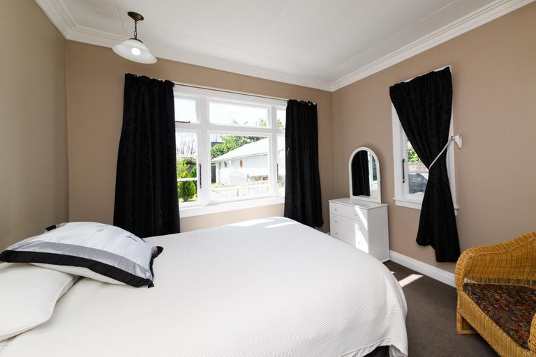 Photo of property in 15 Elmira Avenue, Hokowhitu, Palmerston North, 4410