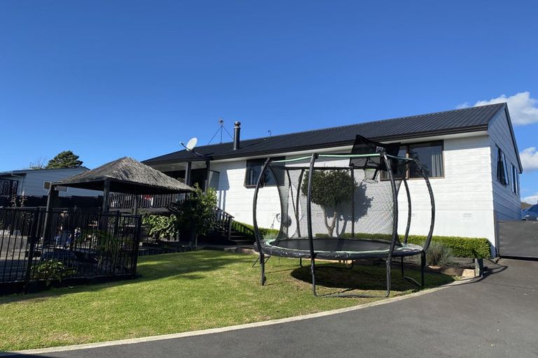 Photo of property in 9 Esmeralda Street, Welcome Bay, Tauranga, 3112