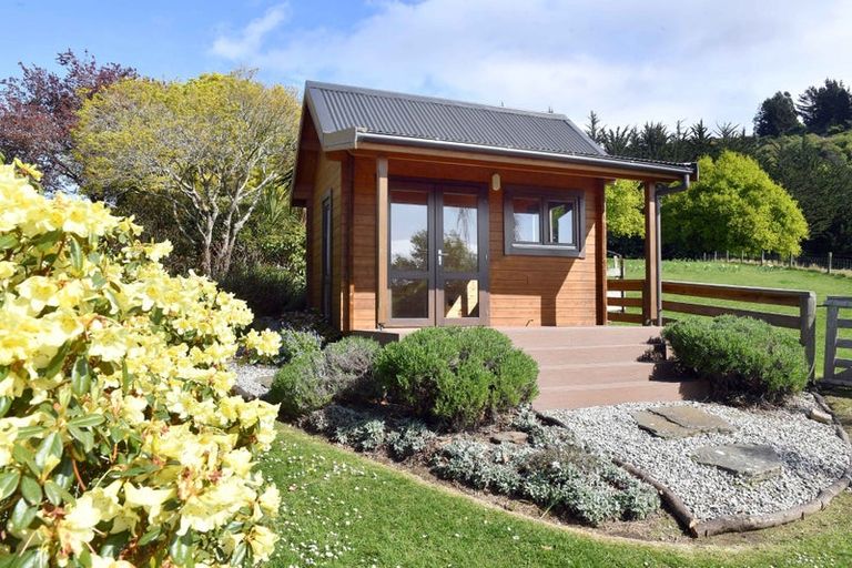 Photo of property in 32 Honeystone Street, Helensburgh, Dunedin, 9010