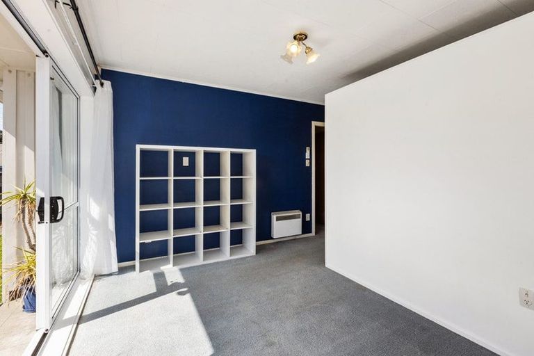 Photo of property in 96 Beazley Avenue, Paparangi, Wellington, 6037