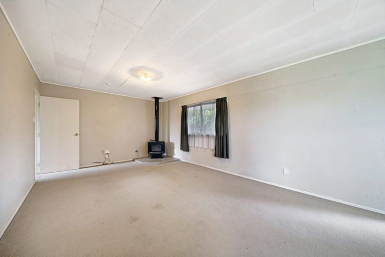 Photo of property in 13 Landow Place, Henderson, Auckland, 0612