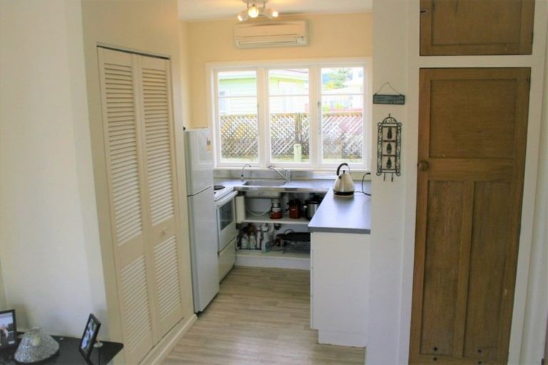 Photo of property in 6 Carlisle Street, Levin, 5510