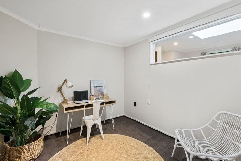 Photo of property in 9a Whareora Terrace, Cashmere, Christchurch, 8022