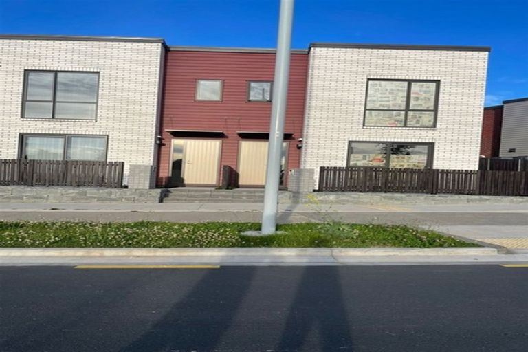 Photo of property in 24 Te Rito Road, Hobsonville, Auckland, 0616