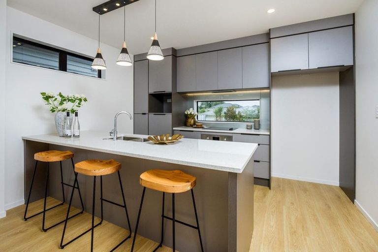 Photo of property in 4/19 Kingdale Road, Henderson, Auckland, 0610