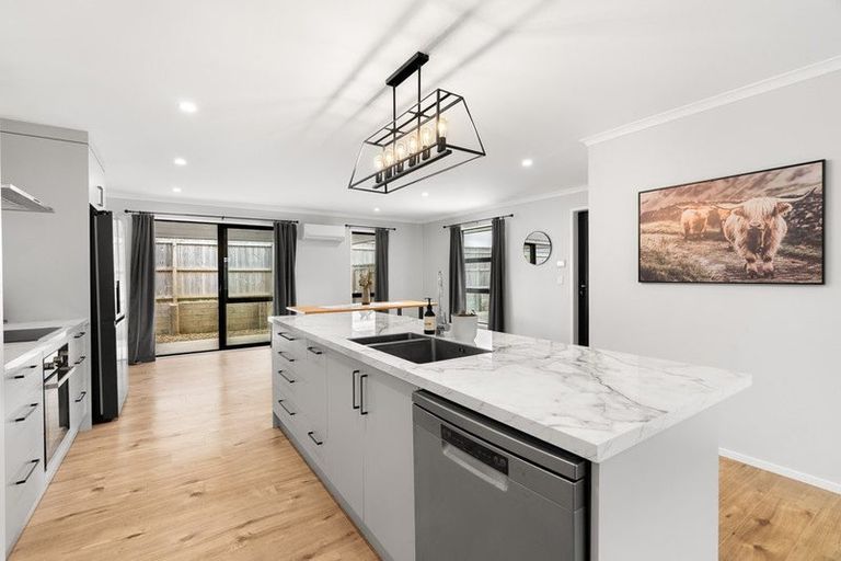 Photo of property in 15 Pipi Crescent, Tuakau, 2121