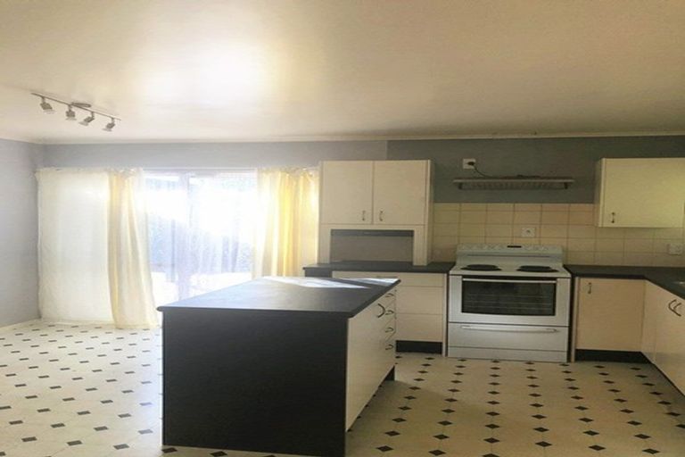 Photo of property in 2 Fairdale Avenue, Red Hill, Papakura, 2110