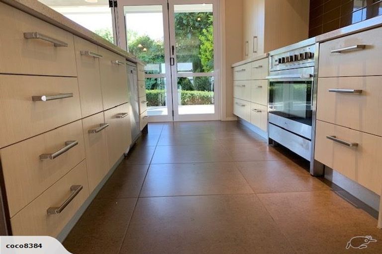 Photo of property in 100 Harbour View Road, Omokoroa, 3114