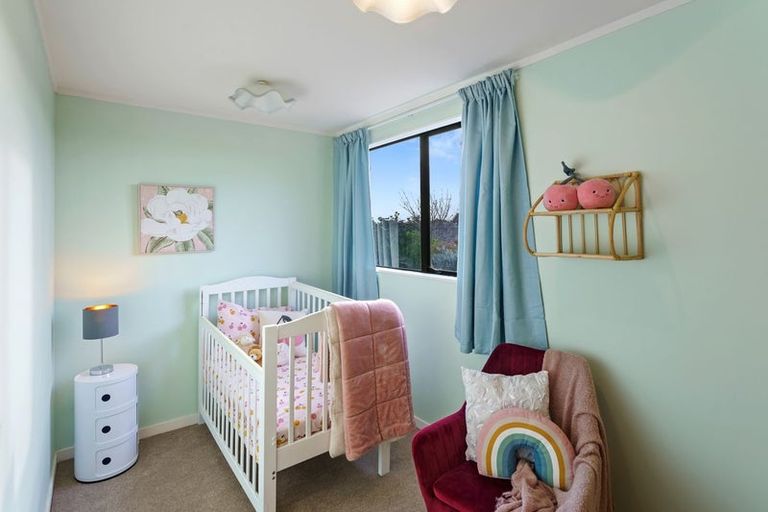 Photo of property in 11 College Drive, Paraparaumu, 5032