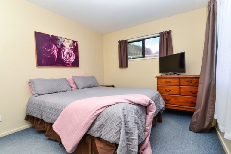 Photo of property in 54 Ross Crescent, Fairfield, Hamilton, 3214