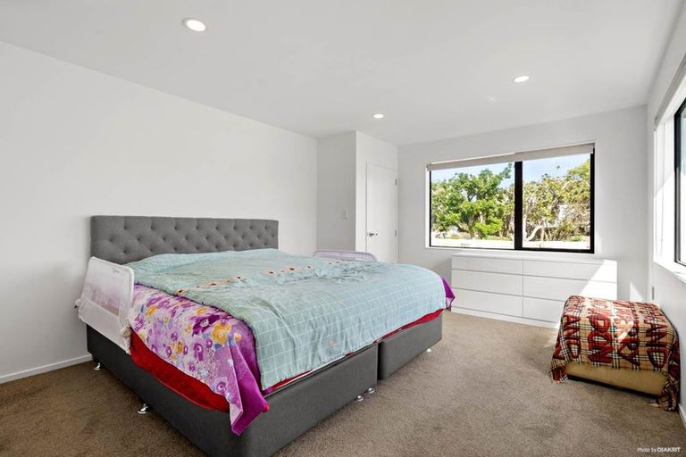 Photo of property in 22b Thornlow Street, Glendene, Auckland, 0602