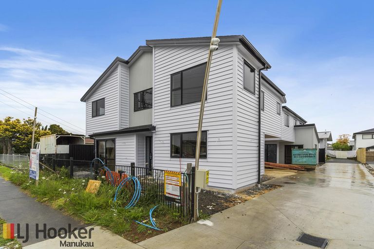 Photo of property in 12 Mervan Street, Mangere East, Auckland, 2024