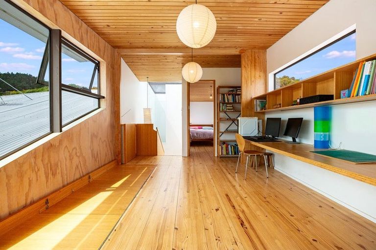 Photo of property in 17 Dover Street, Island Bay, Wellington, 6023