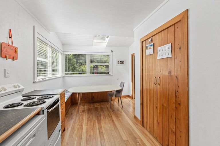 Photo of property in 57 Tilley Road, Paekakariki, 5034