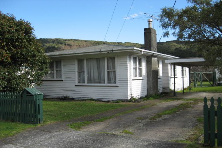 Photo of property in 74 Peel Place, Wainuiomata, Lower Hutt, 5014