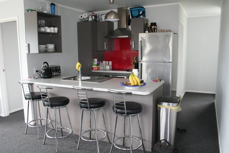 Photo of property in 16b Woodall Place, Totara Vale, Auckland, 0627