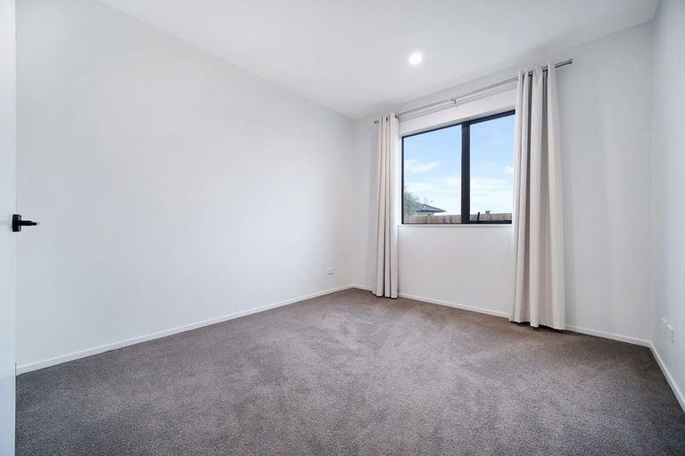 Photo of property in 7 Tautoru Avenue, Orewa, 0931