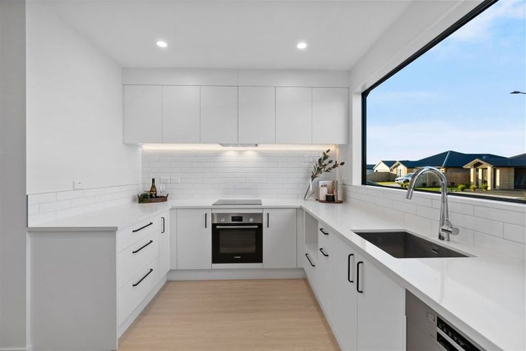 Photo of property in 6 Grimwood Street, Woodend, 7610