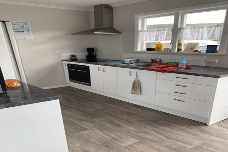 Photo of property in 125 Molesworth Street, Taita, Lower Hutt, 5011