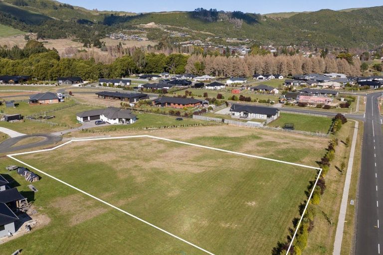 Photo of property in 6 Ribbonwood Lane, Kinloch, 3377