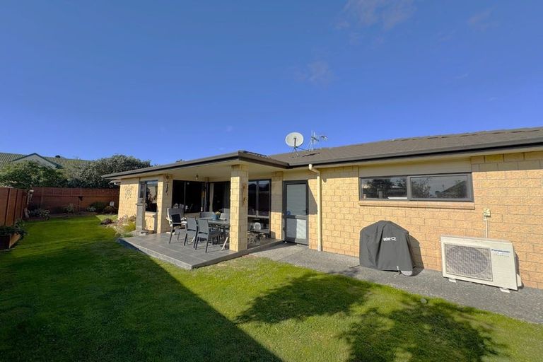 Photo of property in 6a Neeve Place, Taradale, Napier, 4112