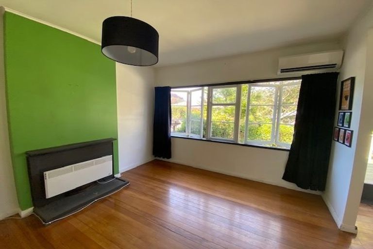 Photo of property in 90 Sunshine Avenue, Karori, Wellington, 6012