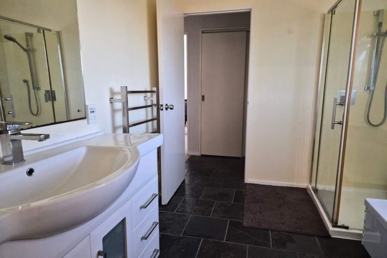 Photo of property in 9 Miriam Corban Heights, Henderson, Auckland, 0612