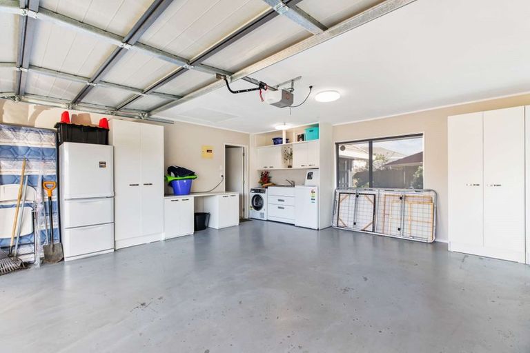 Photo of property in 2/83 Meadowland Drive, Somerville, Auckland, 2014