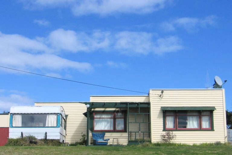 Photo of property in 40 Pratt Avenue, Foxton Beach, Foxton, 4815