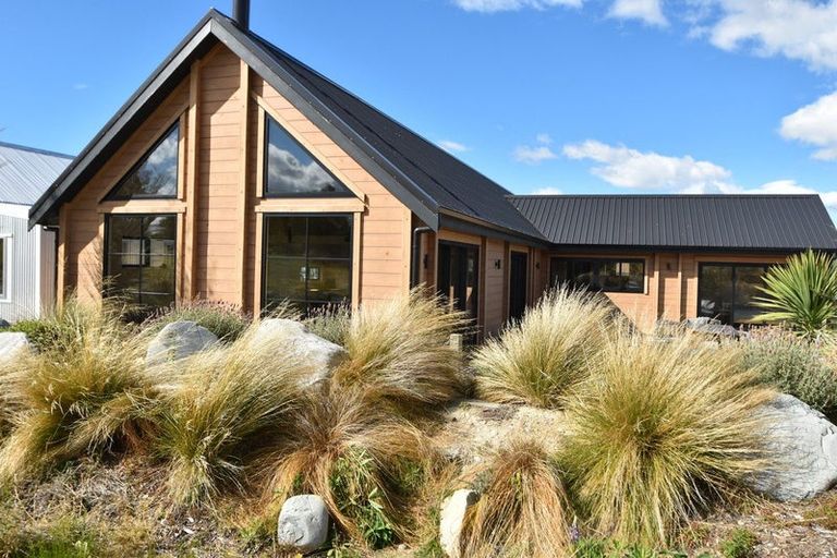 Photo of property in 69 Ohau Drive, Lake Ohau, Twizel, 9412