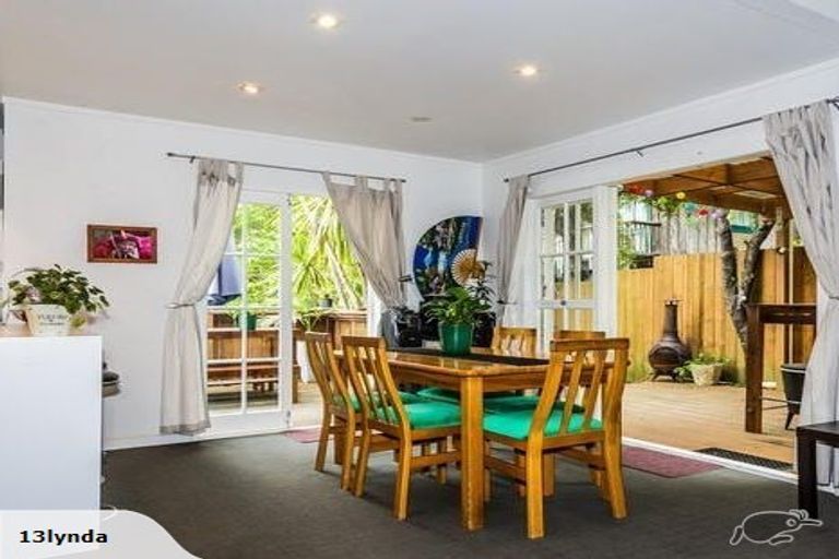 Photo of property in 2/99 Balmain Road, Birkenhead, Auckland, 0626