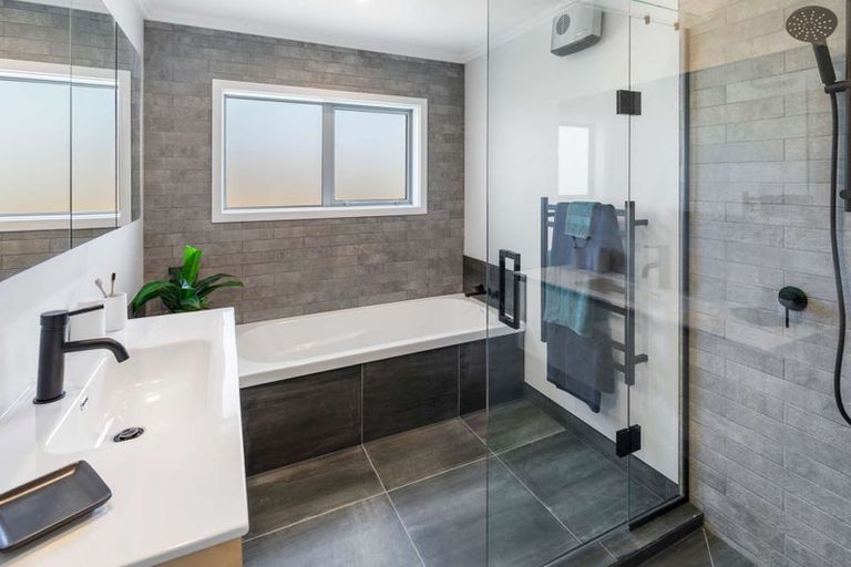 Photo of property in 42a Dorset Street, Levin, 5510