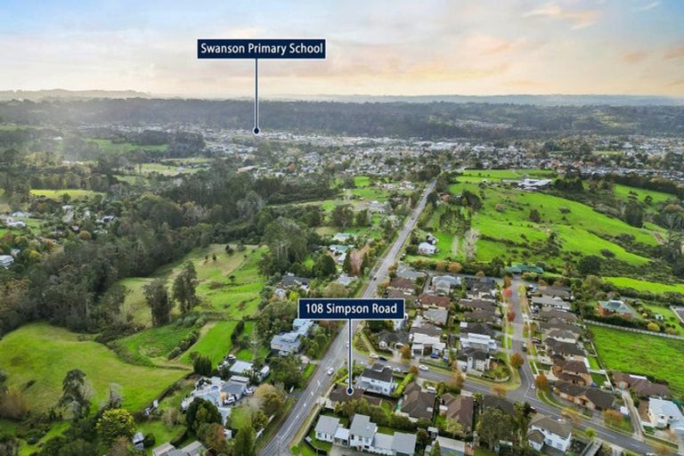 Photo of property in 108 Simpson Road, Henderson Valley, Auckland, 0614