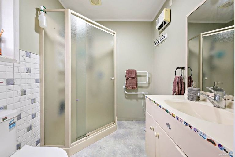 Photo of property in 12 Glengowan Place, Conifer Grove, Takanini, 2112