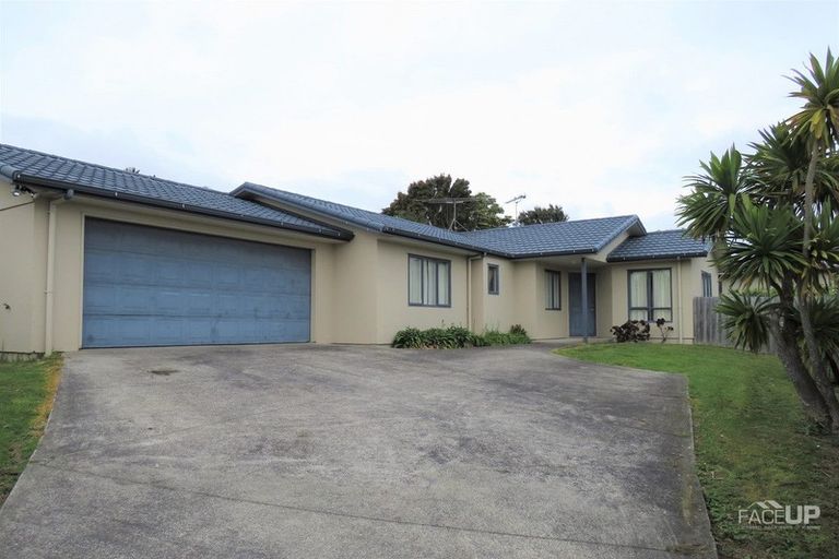 Photo of property in 26 Reybert Place, Massey, Auckland, 0614