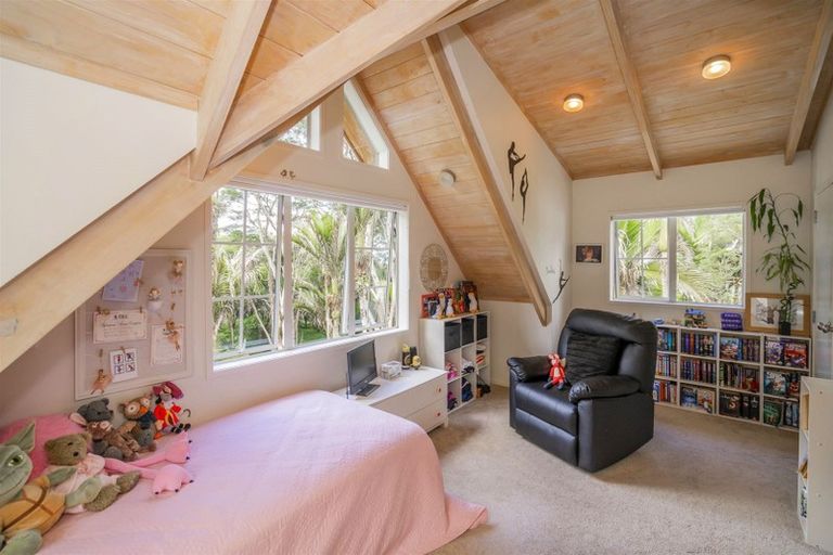 Photo of property in 68 Tarapatiki Drive, Whitianga, 3510