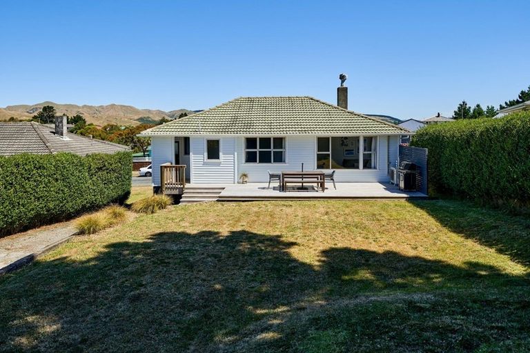 Photo of property in 46 Beauzami Crescent, Ascot Park, Porirua, 5024