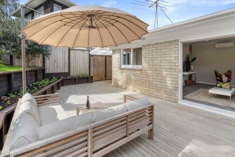 Photo of property in 1/99 Mountbatten Avenue, Hillcrest, Auckland, 0627