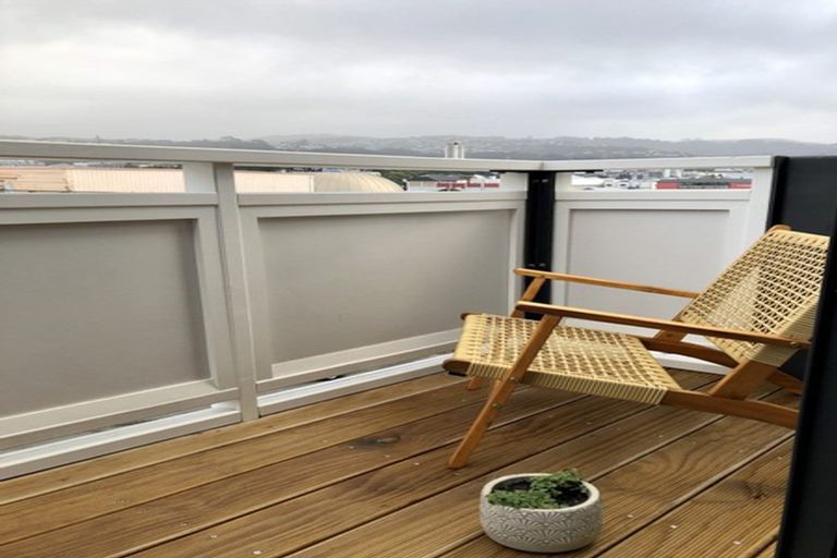 Photo of property in Pirie Street Townhouses, 11/35 Pirie Street, Mount Victoria, Wellington, 6011