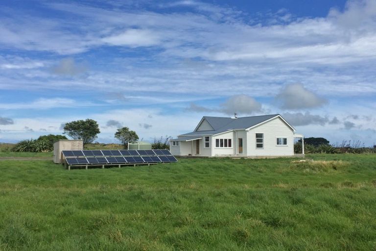 Photo of property in 210 Mirikau Road, Warea, New Plymouth, 4381