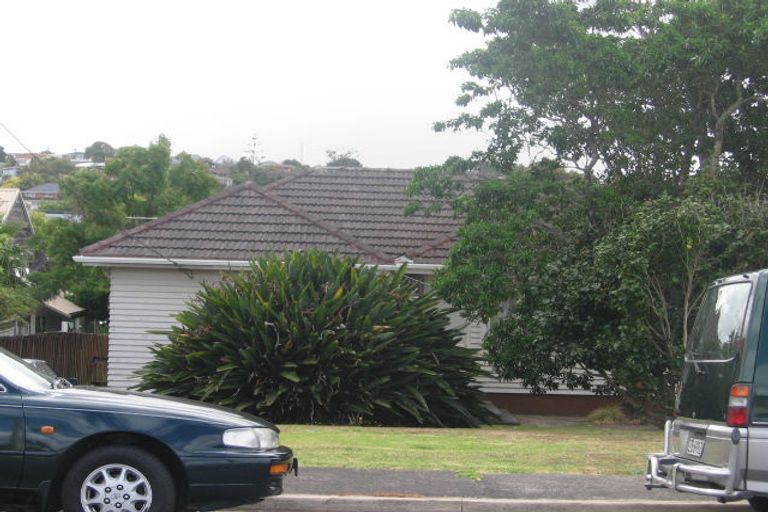 Photo of property in 2/4 Napoleon Avenue, Milford, Auckland, 0620