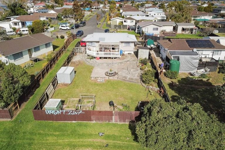 Photo of property in 14 Balwyn Place, Clendon Park, Auckland, 2103