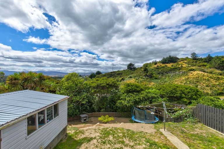 Photo of property in 11 Parkinson Close, Whitby, Porirua, 5024