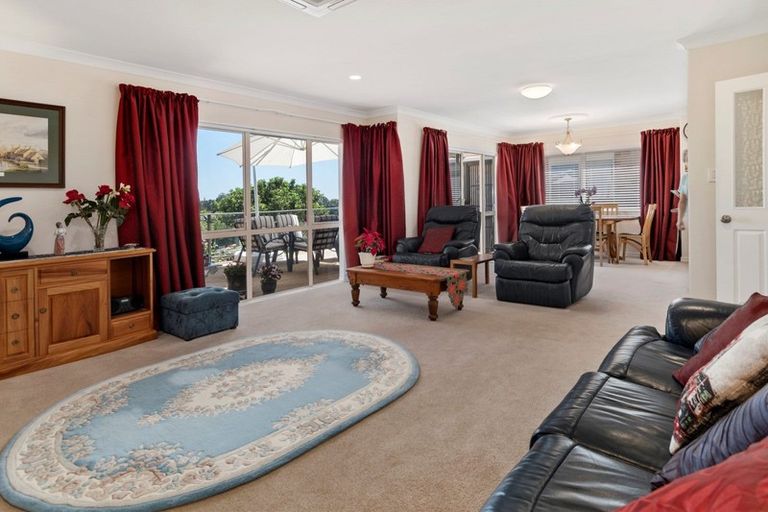 Photo of property in 17 La Sendero Way, Bethlehem, Tauranga, 3110